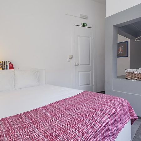 5 Sins Chiado Hostel ลิสบอน ห้อง รูปภาพ