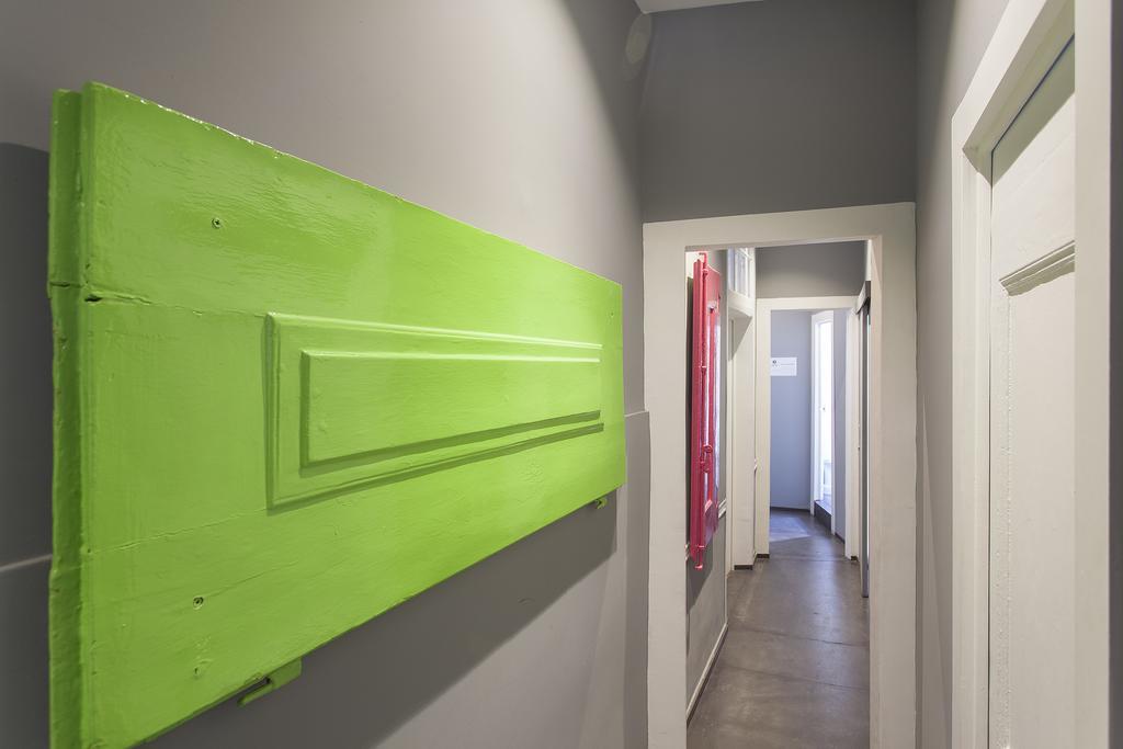 5 Sins Chiado Hostel ลิสบอน ห้อง รูปภาพ