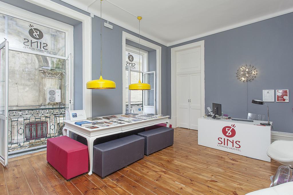 5 Sins Chiado Hostel ลิสบอน ภายนอก รูปภาพ