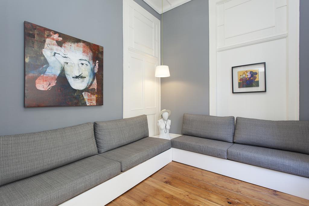 5 Sins Chiado Hostel ลิสบอน ภายนอก รูปภาพ