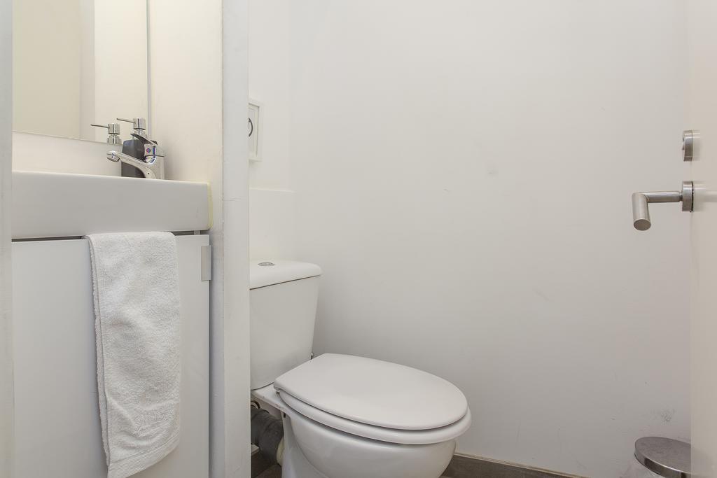 5 Sins Chiado Hostel ลิสบอน ภายนอก รูปภาพ