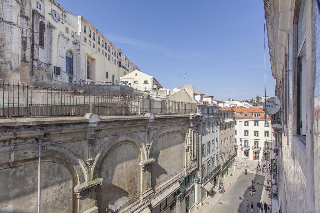 5 Sins Chiado Hostel ลิสบอน ภายนอก รูปภาพ