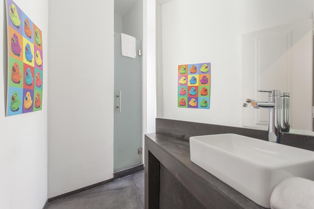 5 Sins Chiado Hostel ลิสบอน ภายนอก รูปภาพ