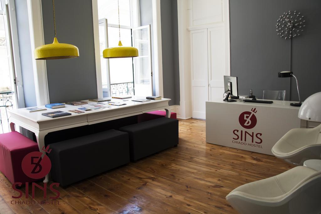 5 Sins Chiado Hostel ลิสบอน ภายนอก รูปภาพ